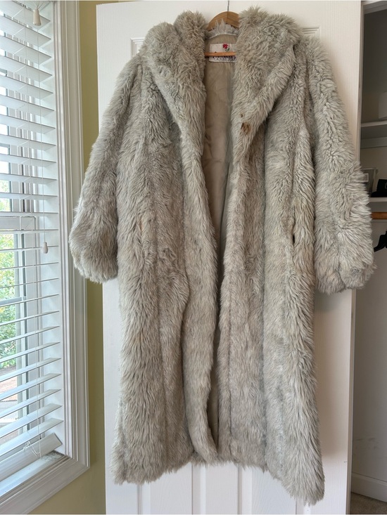 Monterey Fashions Jackets & Blazers - Monterey Fashions Vintage Long Faux Fur Coat in Cool Gray Women's Winter Coat